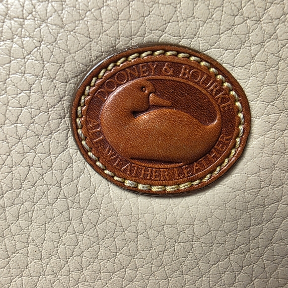 Vintage Dooney & Bourke AWL Crossbody Bag Cream Tan | Rehab Project - Picture 4 of 6